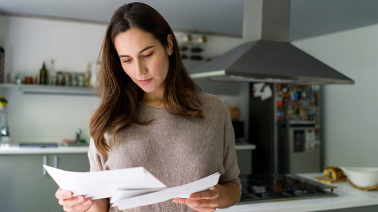How Australians Between Jobs Can Manage Urgent Bills