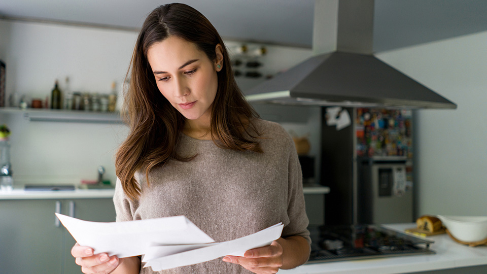 How Australians Between Jobs Can Manage Urgent Bills